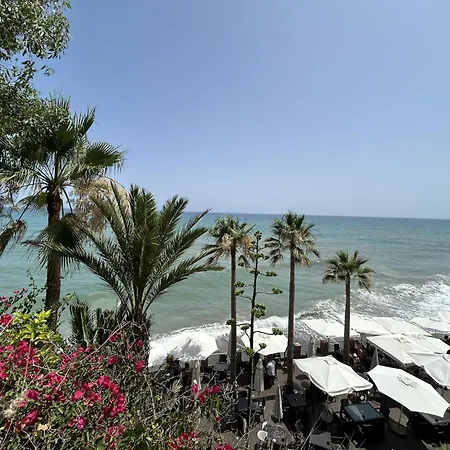 Malibu Apartament, Apartment